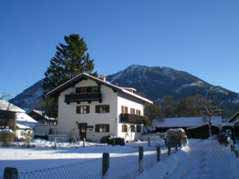 Blick auf das Haus mit der Ferienwohnung